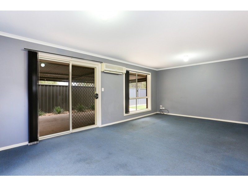 19 Hamra Drive, Smithfield SA 5114