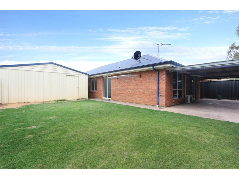 19 Hamra Drive, Smithfield SA 5114