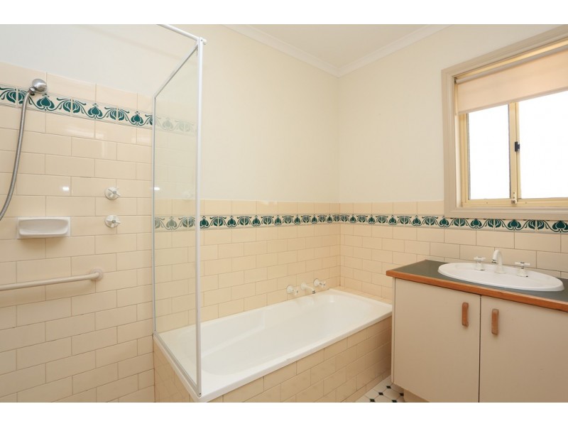 2/9A Railway Terrace, Gawler West SA 5118