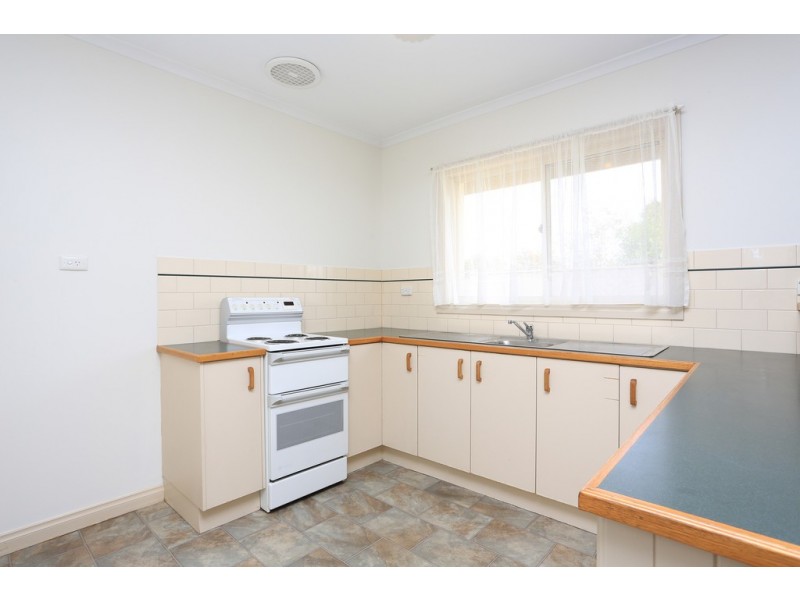 2/9A Railway Terrace, Gawler West SA 5118