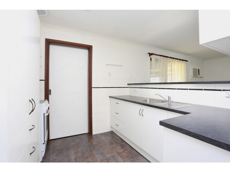 8 Harkness Street, Willaston SA 5118