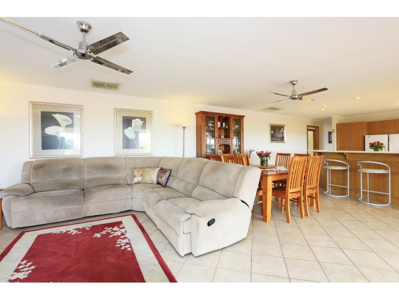 14 Plover Court, Hewett SA 5118