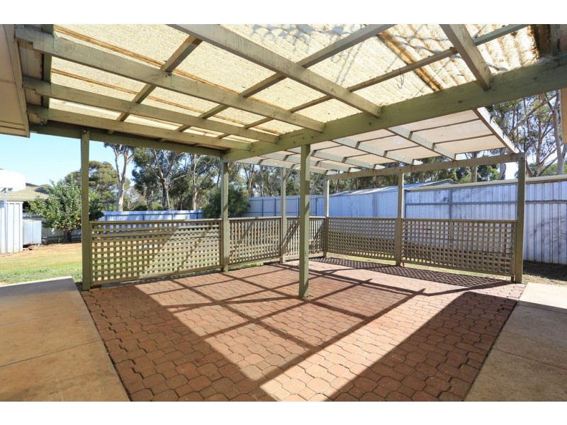 17 Window Road, Willaston SA 5118