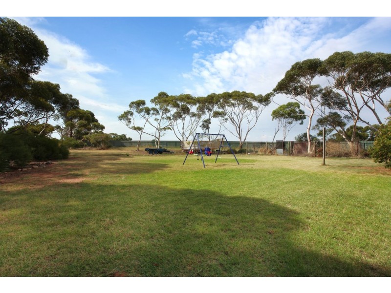 9 Leak Road, Kangaroo Flat SA 5118