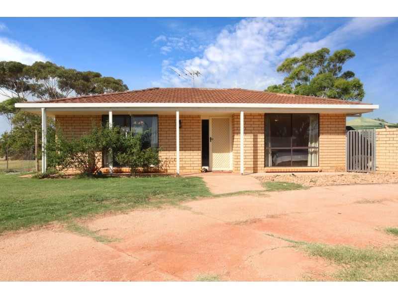 9 Leak Road, Kangaroo Flat SA 5118