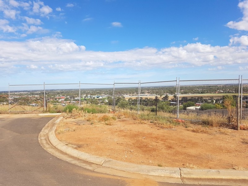 10 Hayward Drive, Evanston Park SA 5116