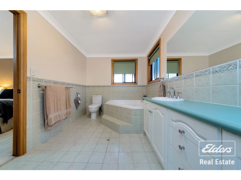 3 Greaves Court, Evanston Park SA 5116