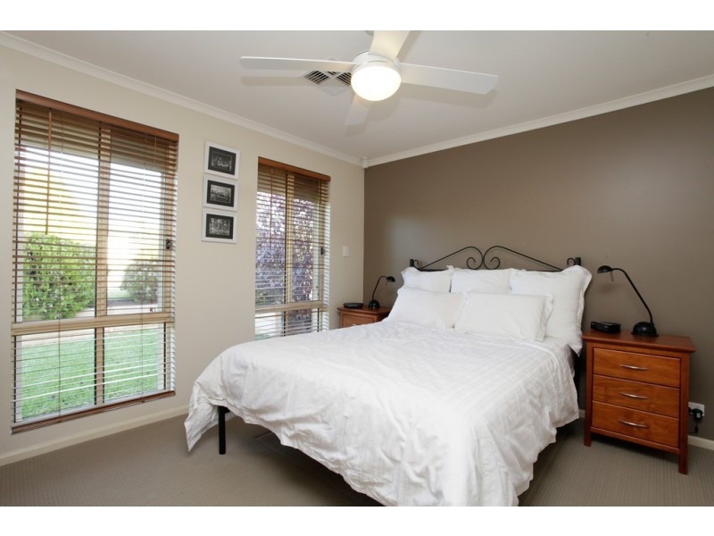 34 Gleeson Grove, Evanston Park SA 5116