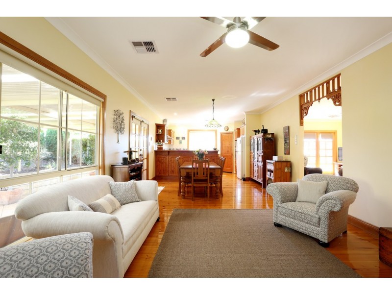 21 Holland Drive, Williamstown SA 5351