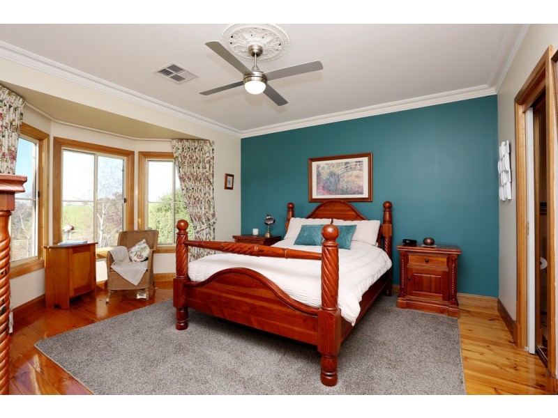 21 Holland Drive, Williamstown SA 5351