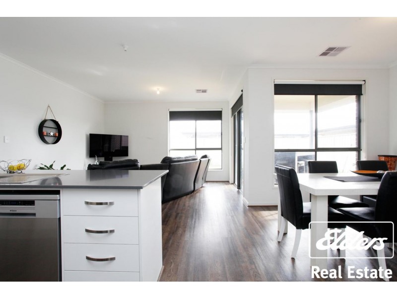 8 Lawes Terrace, Reid SA 5118