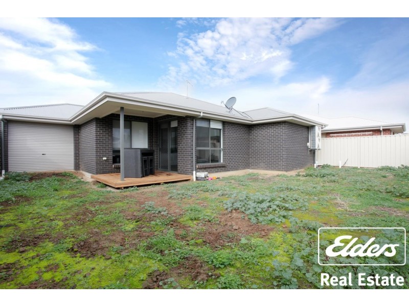 8 Lawes Terrace, Reid SA 5118