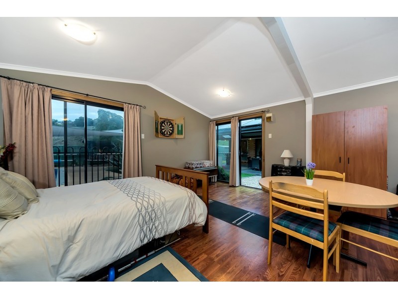 3 Compass Court, Hewett SA 5118