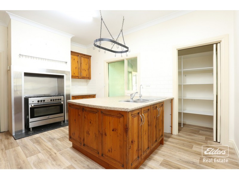 207 Cockatoo Lane, Cockatoo Valley SA 5351