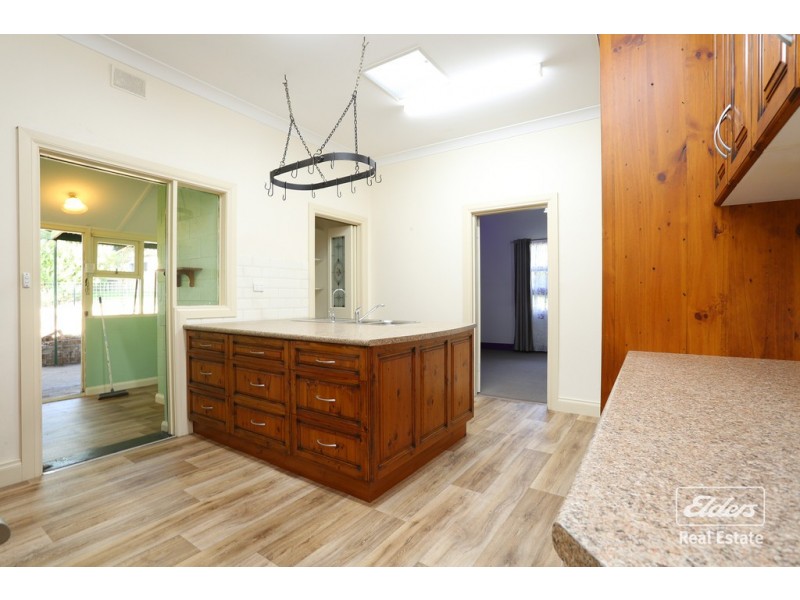 207 Cockatoo Lane, Cockatoo Valley SA 5351