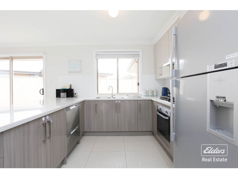 3 Lawes Terrace, Reid SA 5118