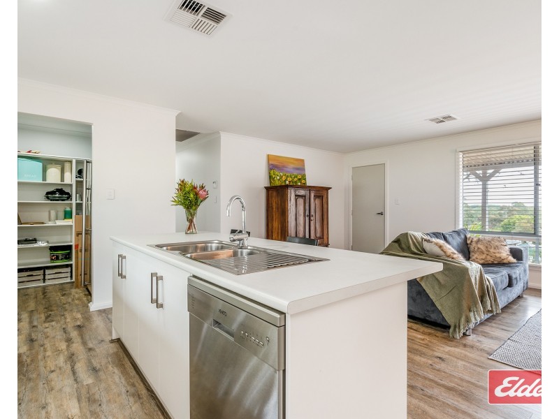 14 Adams Road, Williamstown SA 5351