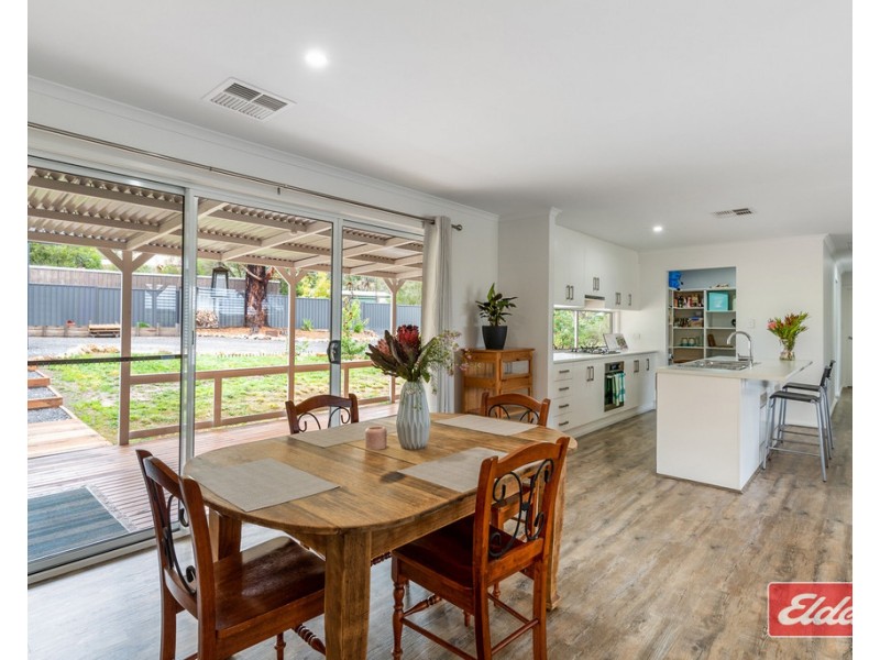 14 Adams Road, Williamstown SA 5351