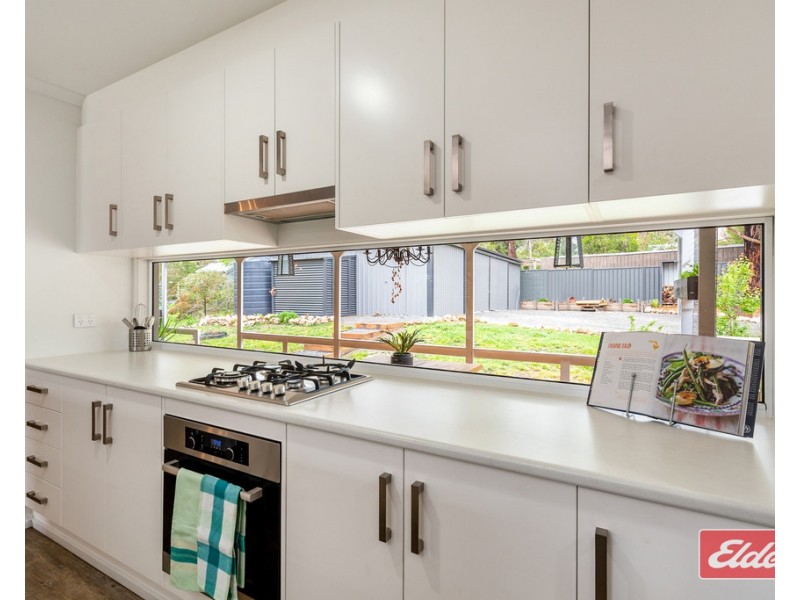 14 Adams Road, Williamstown SA 5351