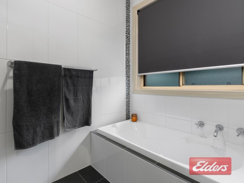 5 Jemalong Crescent, Roseworthy SA 5371