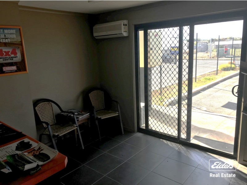 2 / 12 Theen Avenue, Willaston SA 5118