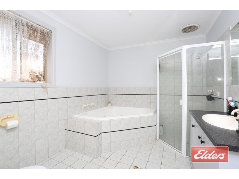 18 Shamrock Way, Roseworthy SA 5371