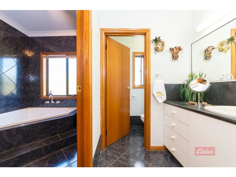 15 Knott Road, Williamstown SA 5351