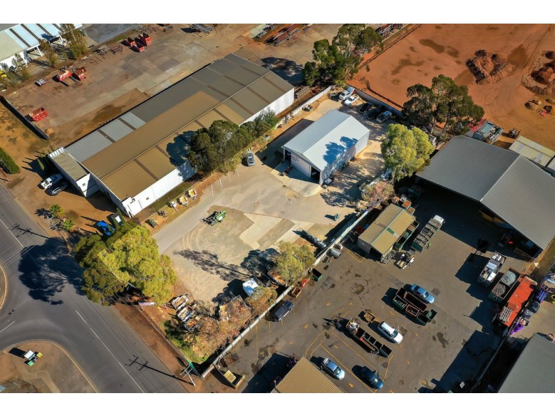 8 Paxton Street, Willaston SA 5118