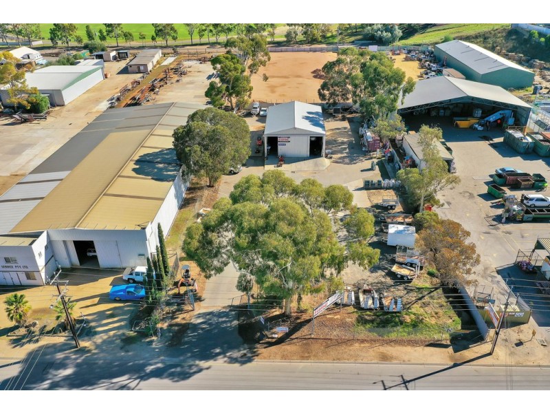 8 Paxton Street, Willaston SA 5118
