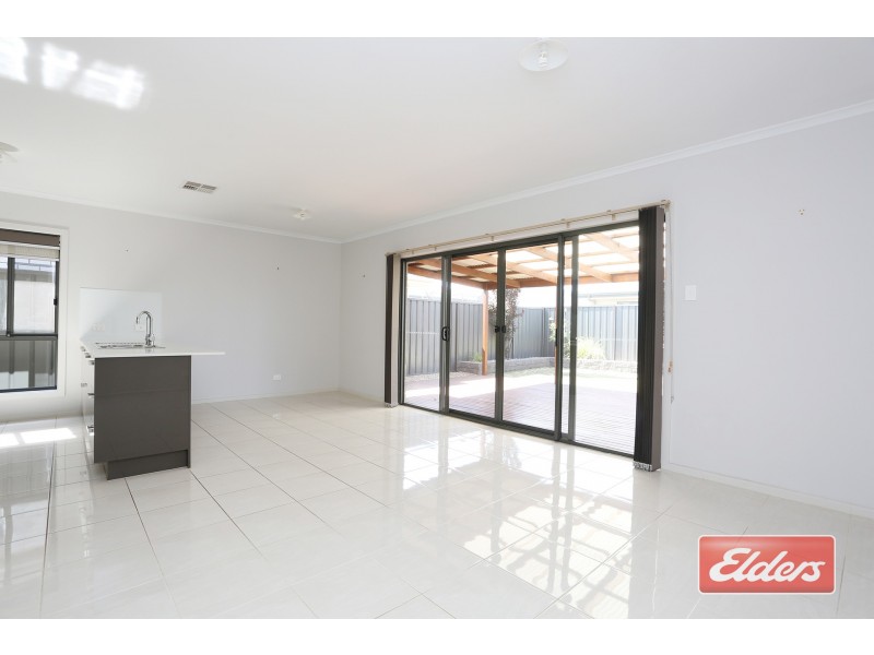 4 Pearce Road, Evanston Gardens SA 5116