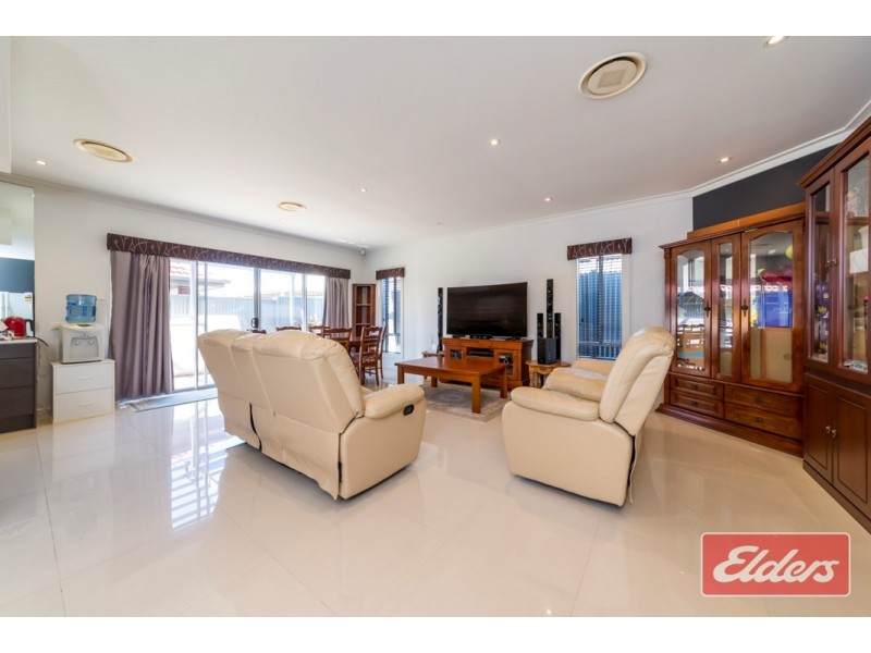4 Roxburgh Crescent, Blakeview SA 5114
