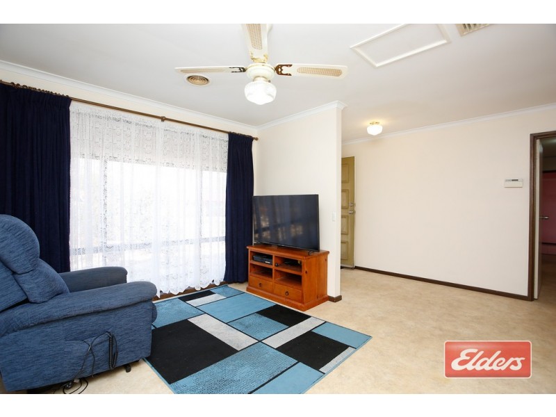 15 St Albans Road, Evanston Park SA 5116