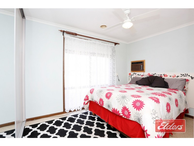 15 St Albans Road, Evanston Park SA 5116