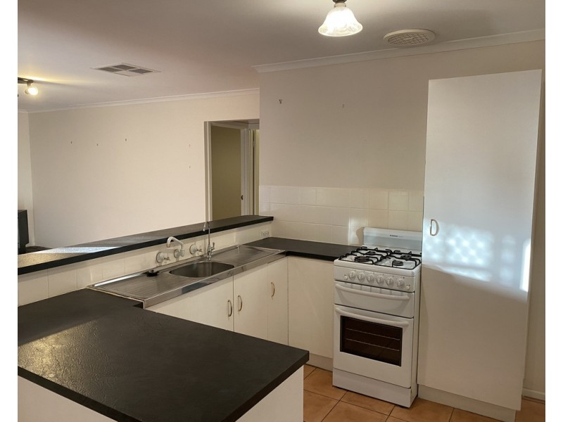 16 JENNIFER STREET, Evanston Park SA 5116