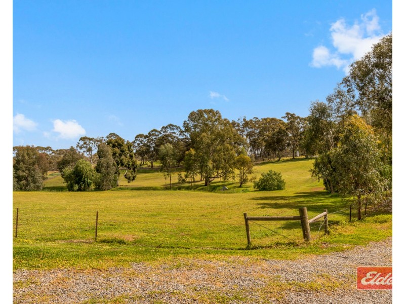 47A Whispering Wall Road, Williamstown SA 5351