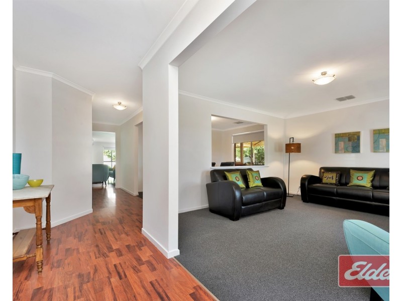 15 Maxwell Court, Evanston Park SA 5116