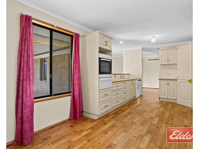 6 Brooks Avenue, Willaston SA 5118