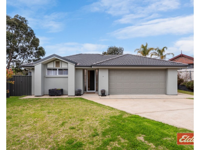 7 John Murray Drive, Williamstown SA 5351