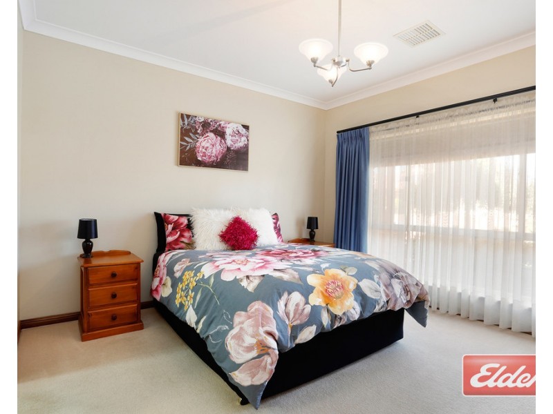 4 Maxwell Court, Evanston Park SA 5116