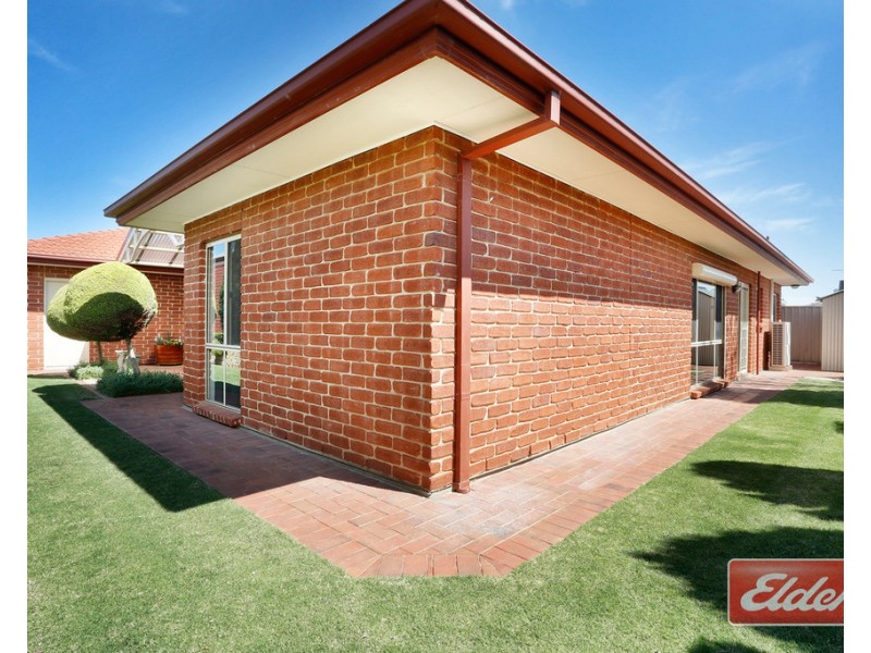 4 Maxwell Court, Evanston Park SA 5116