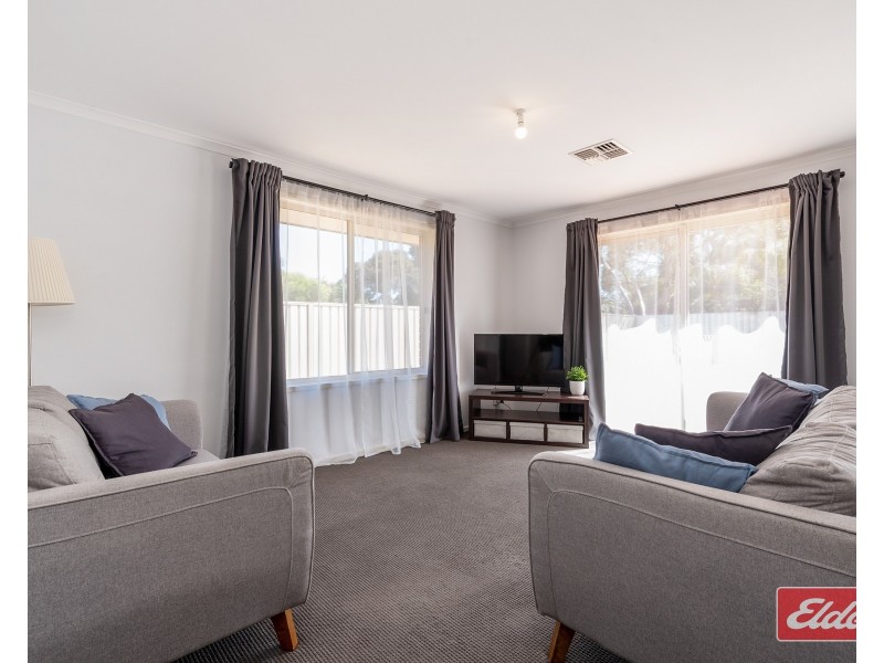 8 McGonigal Drive, Willaston SA 5118