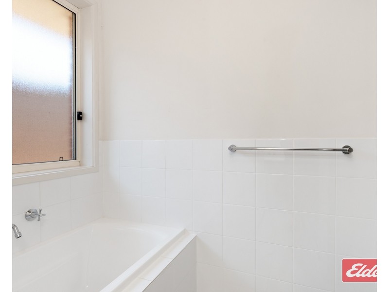 8 McGonigal Drive, Willaston SA 5118