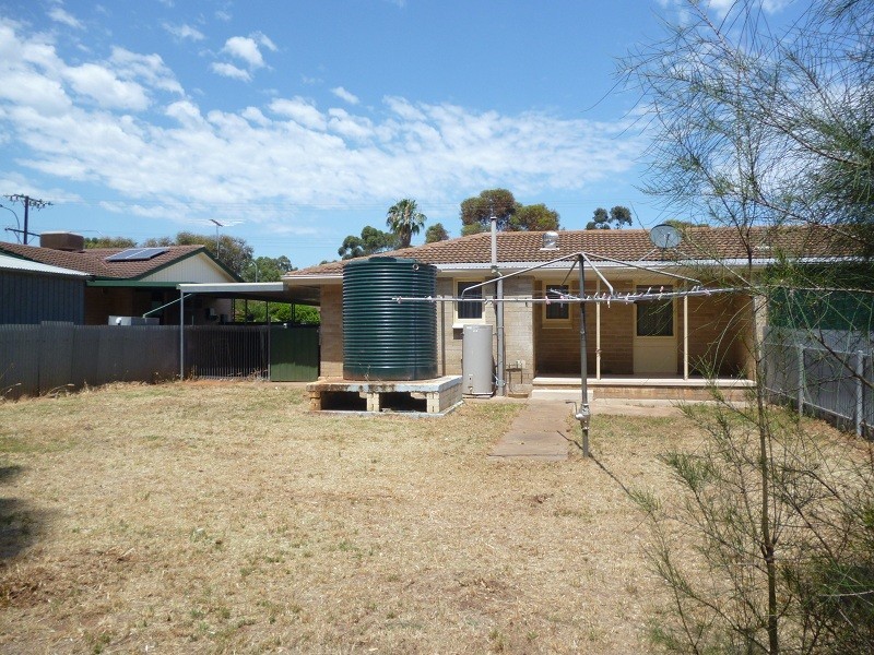 4 Bacton Street, Evanston SA 5116