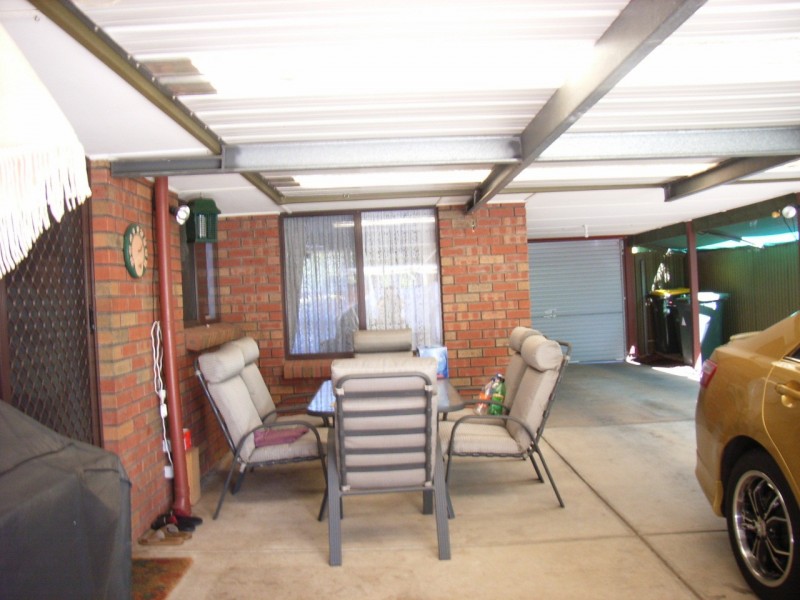 8 Mold Court, Evanston Park SA 5116