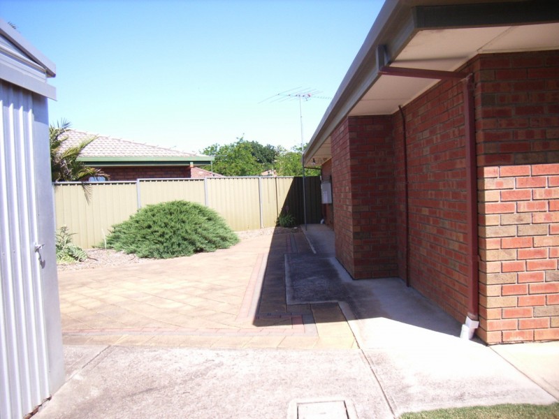 8 Mold Court, Evanston Park SA 5116