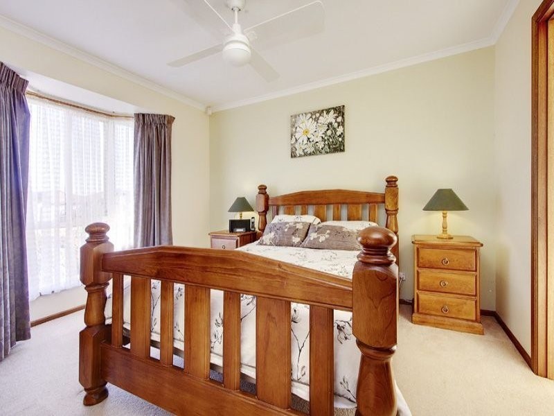 17 Gleeson Grove, Evanston Park SA 5116