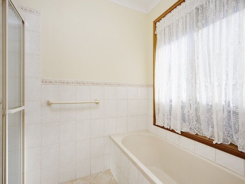 17 Gleeson Grove, Evanston Park SA 5116