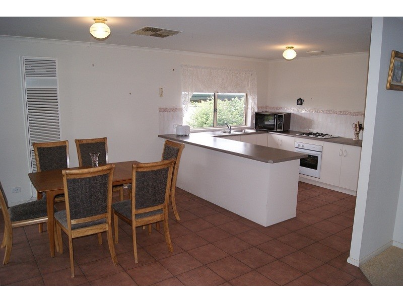 16 Thiele Crescent, Evanston Park SA 5116