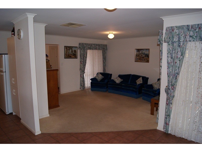 16 Thiele Crescent, Evanston Park SA 5116