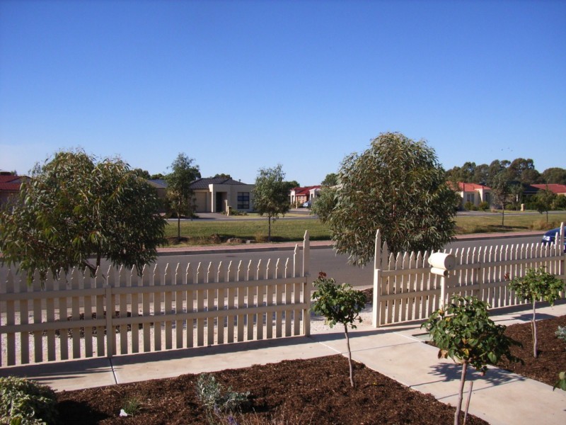 24 Almond Circuit, Munno Para West SA 5115